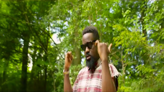 VIDEO Sarkodie Ft Flavour - Ur Waist (Official Video)
